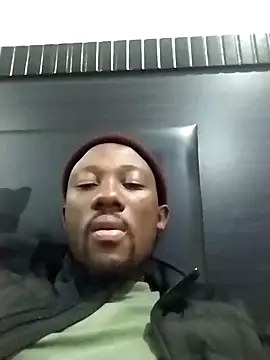 BlackGoldenDck online show from November 2025 08:32:01 PM