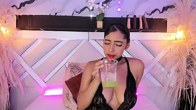 Snapshot of Zoe-Johnson_ chatting on May 2026 09:23:01 PM Zoe-Johnson online show from May 2026 09:23:01 PM