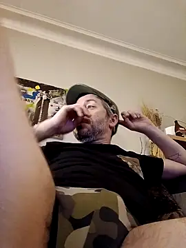 Snapshot of branletteur chatting on December 2025 11:44:01 PM branletteur online show from December 2025 11:44:01 PM