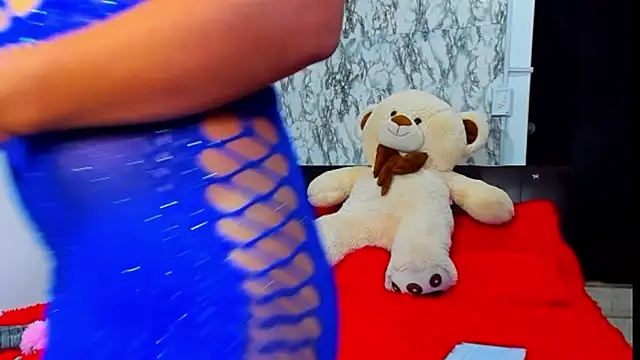 Snapshot of maia_bronce chatting on September 2025 07:37:01 PM maia bronce online show from September 2025 07:37:01 PM