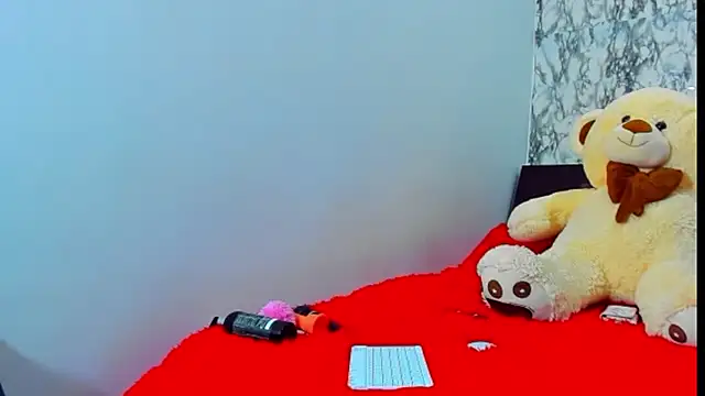 Snapshot of maia_bronce chatting on September 2025 10:24:02 PM maia bronce online show from September 2025 10:24:02 PM