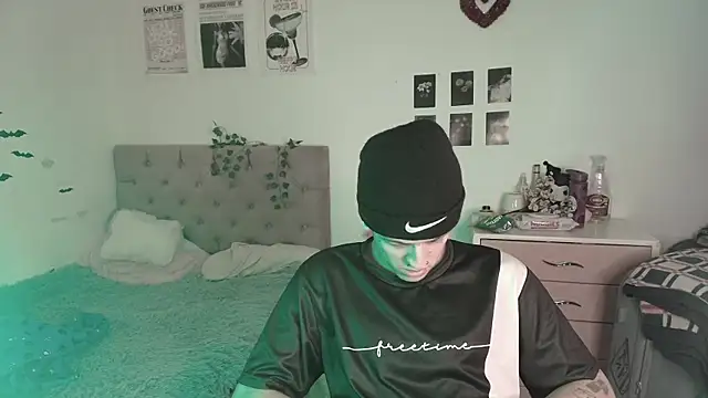 2cyboy  online show from September 2025 07:57:01 PM