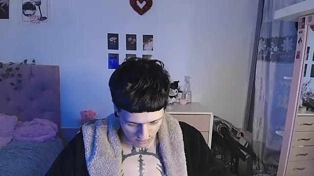 2cyboy  online show from September 2025 09:18:01 PM