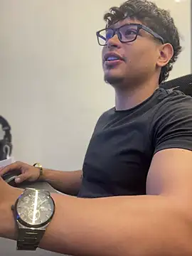 alekzamo online show from July 2026 11:33:01 PM