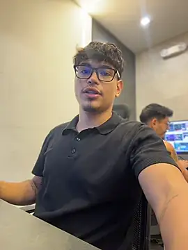 alekzamo online show from July 2026 12:46:01 AM