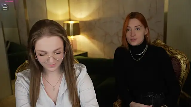 Snapshot of Ella_054 chatting on November 2025 03:45:01 PM Ella 054 online show from November 2025 03:45:01 PM