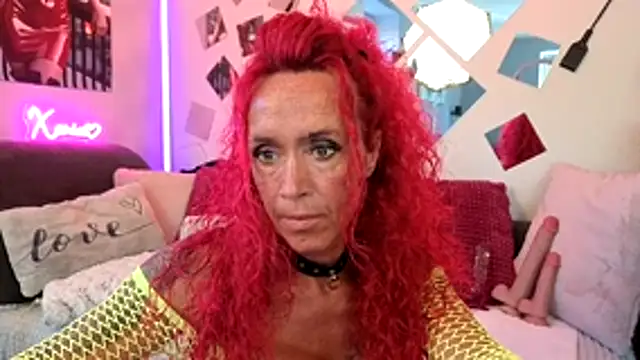 Snapshot of Hotmilfhamburg1 chatting on July 2026 03:32:01 PM Hotmilfhamburg1 online show from July 2026 03:32:01 PM