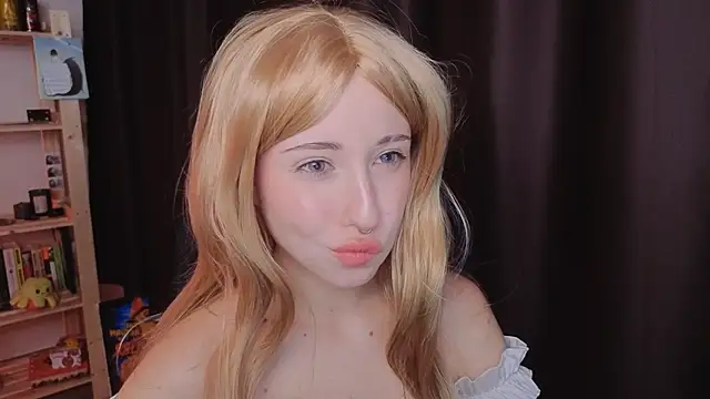 Snapshot of YukiMisa chatting on October 2025 05:47:02 PM YukiMisa online show from October 2025 05:47:02 PM