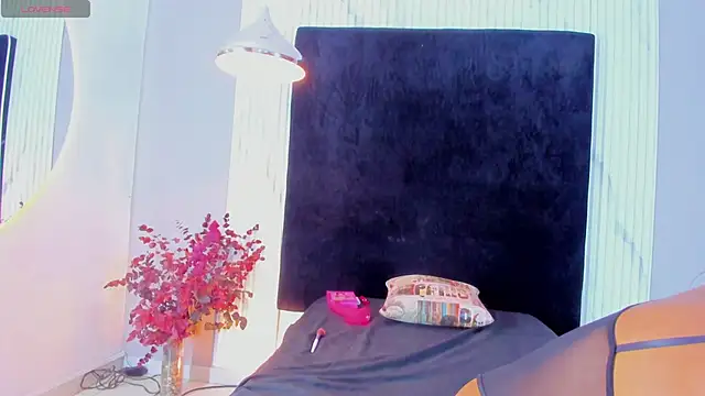 bonnie blue cr online show from October 2025 03:23:02 AM