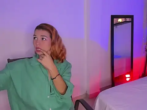 Snapshot of selene_boyer chatting on December 2025 04:57:02 PM selene boyer online show from December 2025 04:57:02 PM