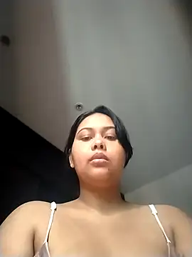 Alessandraa- online show from April 2026 07:44:01 PM