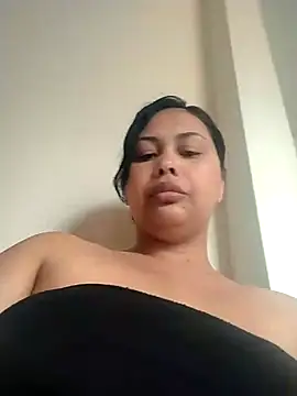 Snapshot of Alessandraa- chatting on June 2026 01:17:02 PM Alessandraa- online show from June 2026 01:17:02 PM