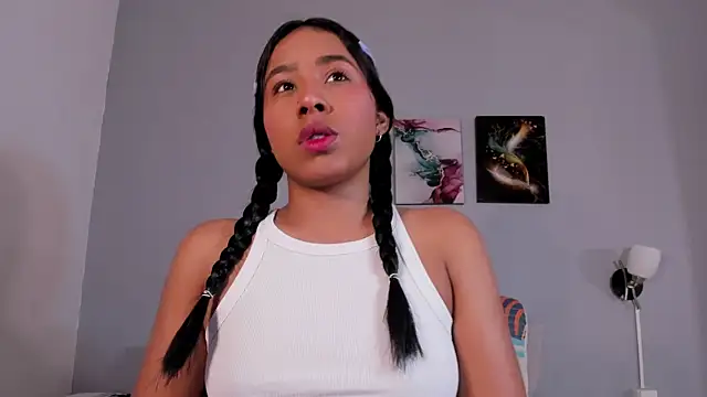 SophieW1 online show from November 2025 12:15:02 PM