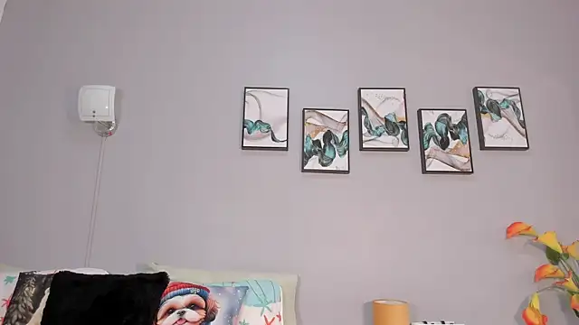 SophieW1 online show from December 2025 12:14:01 PM