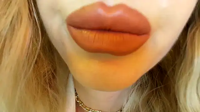 Politeeliza online show from May 2026 08:14:02 PM