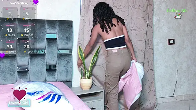 Luna sophya online show from October 2025 11:33:02 AM