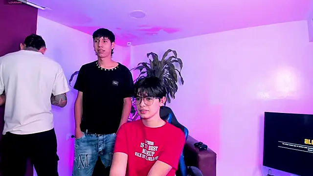 Handsomeboyss19 online show from September 2025 01:39:02 AM