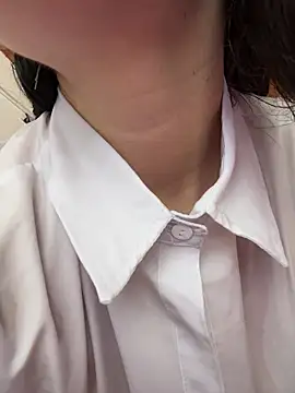 Mia salinass online show from February 2026 05:45:02 PM