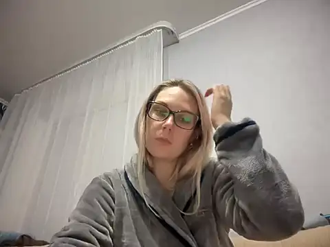 Snapshot of NikexPretty chatting on November 2025 04:28:02 AM NikexPretty online show from November 2025 04:28:02 AM