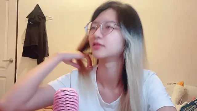 Snapshot of xu9920 chatting on September 2025 01:11:02 PM xu9920 online show from September 2025 01:11:02 PM