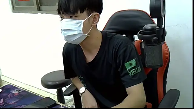 zhu000000 online show from October 2025 02:55:01 AM