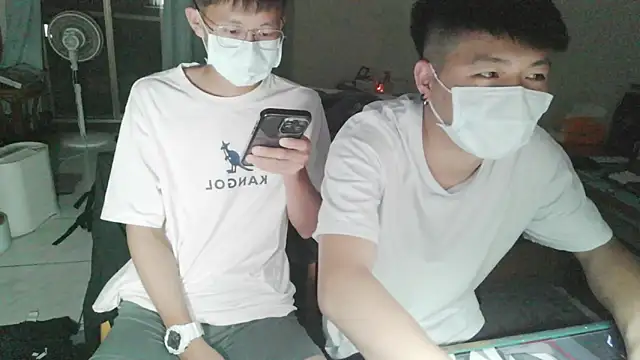 zhu000000 online show from April 2026 02:33:01 PM