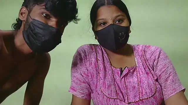 Snapshot of Shneeha_le chatting on November 2025 10:27:01 AM Shneeha le online show from November 2025 10:27:01 AM