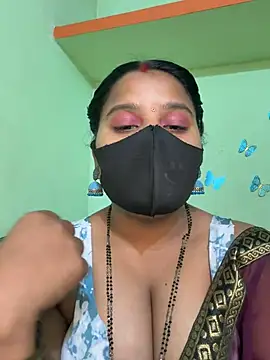 Snapshot of Shneeha_le chatting on April 2026 04:50:02 PM Shneeha le online show from April 2026 04:50:02 PM