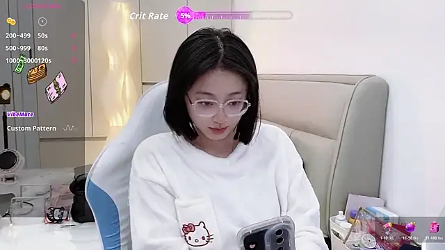 Snapshot of Naiyi-babe chatting on November 2025 04:34:02 PM Naiyi-babe online show from November 2025 04:34:02 PM