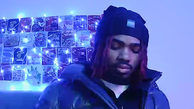 Snapshot of risktakinndolo chatting on November 2025 01:47:01 AM risktakinndolo online show from November 2025 01:47:01 AM