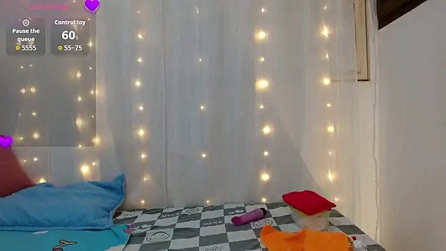 Snapshot of NoraParkeer chatting on November 2025 01:00:01 PM NoraParkeer online show from November 2025 01:00:01 PM