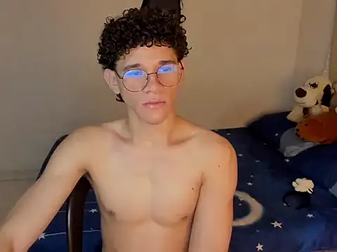 Snapshot of Tom_Blues chatting on October 2025 10:59:01 AM Tom Blues online show from October 2025 10:59:01 AM