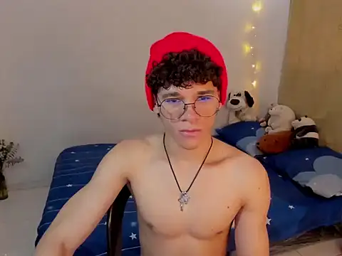 Snapshot of Tom_Blues chatting on November 2025 01:00:02 PM Tom Blues online show from November 2025 01:00:02 PM