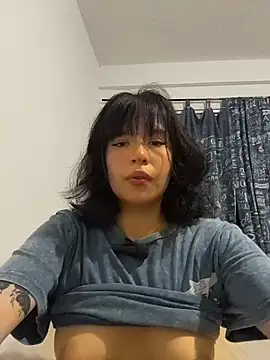 Snapshot of aliciia_23 chatting on November 2025 03:19:02 AM aliciia 23 online show from November 2025 03:19:02 AM