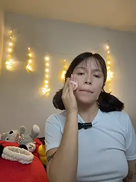 Snapshot of aliciia_23 chatting on December 2025 10:49:01 PM aliciia 23 online show from December 2025 10:49:01 PM