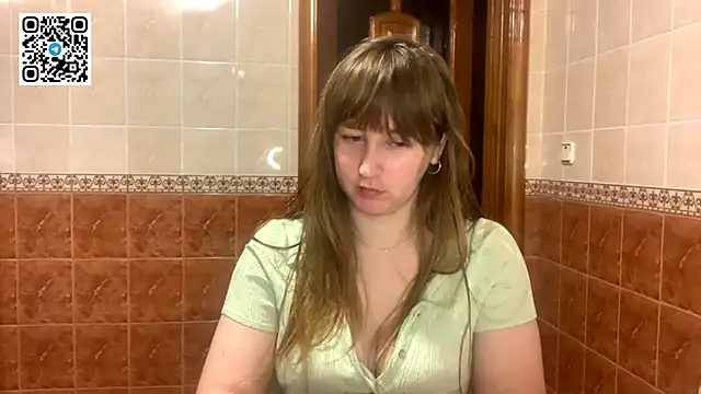 MaroonMoon  online show from December 2025 09:00:01 PM