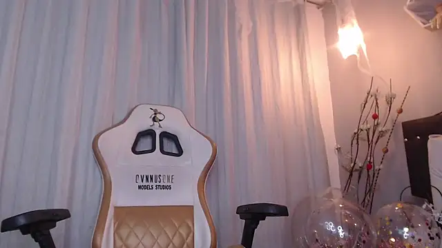 Meriiida online show from October 2025 03:42:01 AM