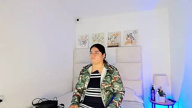 Snapshot of elizawiliamst chatting on May 2026 12:14:02 PM elizawiliamst online show from May 2026 12:14:02 PM