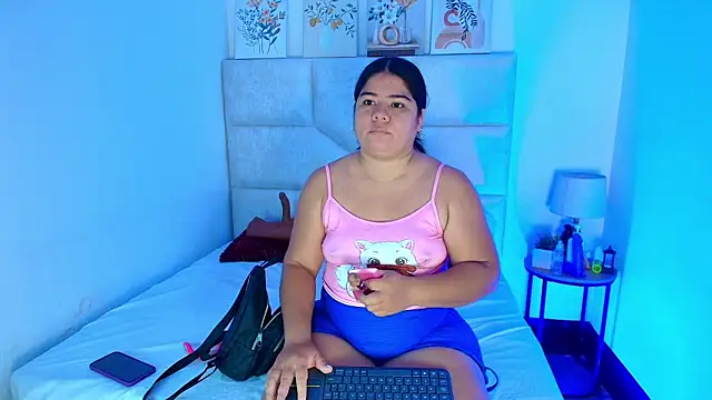 elizawiliamst online show from July 2026 11:57:01 AM