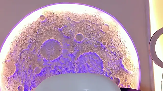  Noah19 online show from October 2025 06:54:01 PM