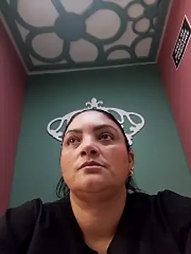 tiffany Johnson1 online show from November 2025 04:40:01 PM