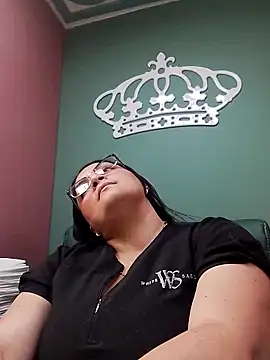 tiffany Johnson1 online show from November 2025 06:48:02 PM