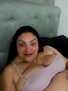 tiffany Johnson1 online show from December 2025 01:26:02 AM