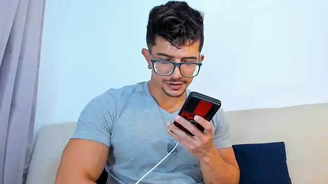 Snapshot of AnibalSteam chatting on March 2026 12:58:02 AM AnibalSteam online show from March 2026 12:58:02 AM