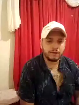 Snapshot of LatinoBr20 chatting on September 2025 04:12:01 AM LatinoBr20 online show from September 2025 04:12:01 AM