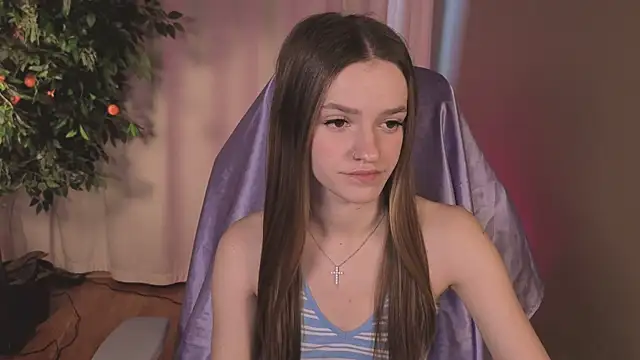 Snapshot of E_l_i_z_e_ chatting on July 2026 05:17:01 AM E l i z e online show from July 2026 05:17:01 AM