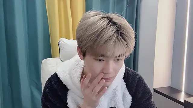 xiaoyang5200 online show from March 2026 02:46:02 PM