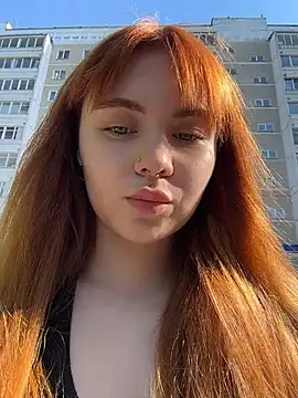 Snapshot of LunaMillie chatting on May 2026 12:33:02 PM LunaMillie online show from May 2026 12:33:02 PM