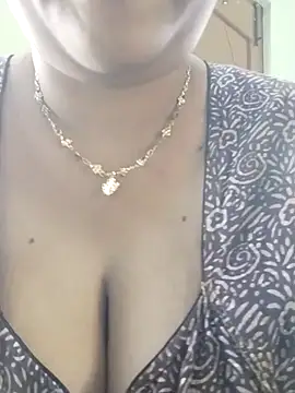 Snapshot of Geetha227 chatting on September 2025 04:07:01 AM Geetha227 online show from September 2025 04:07:01 AM