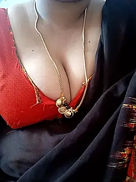 Snapshot of Geetha227 chatting on April 2026 02:05:01 AM Geetha227 online show from April 2026 02:05:01 AM